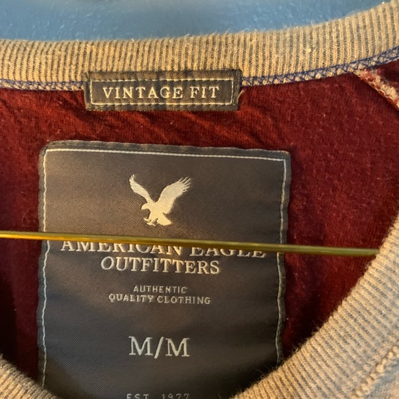 American Eagle long sleeved shirt - Picture 2 of 4